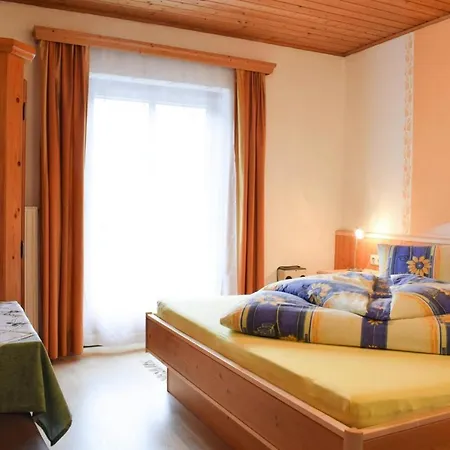 Apartment, Huttau